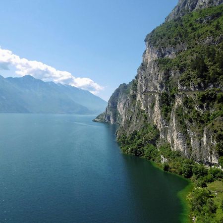 Albergo Garni Francesco Torbole Sul Garda Zewnętrze zdjęcie