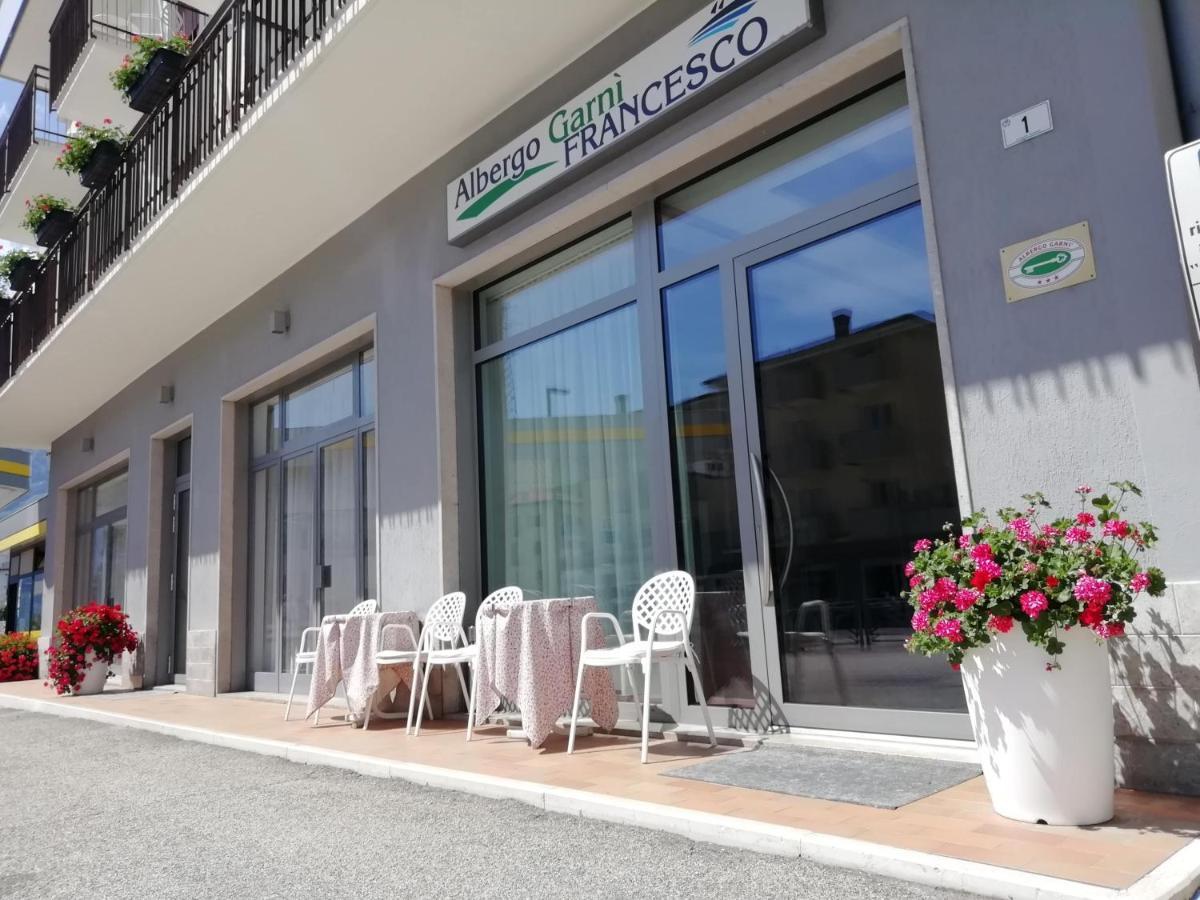 Albergo Garni Francesco Torbole Sul Garda Zewnętrze zdjęcie