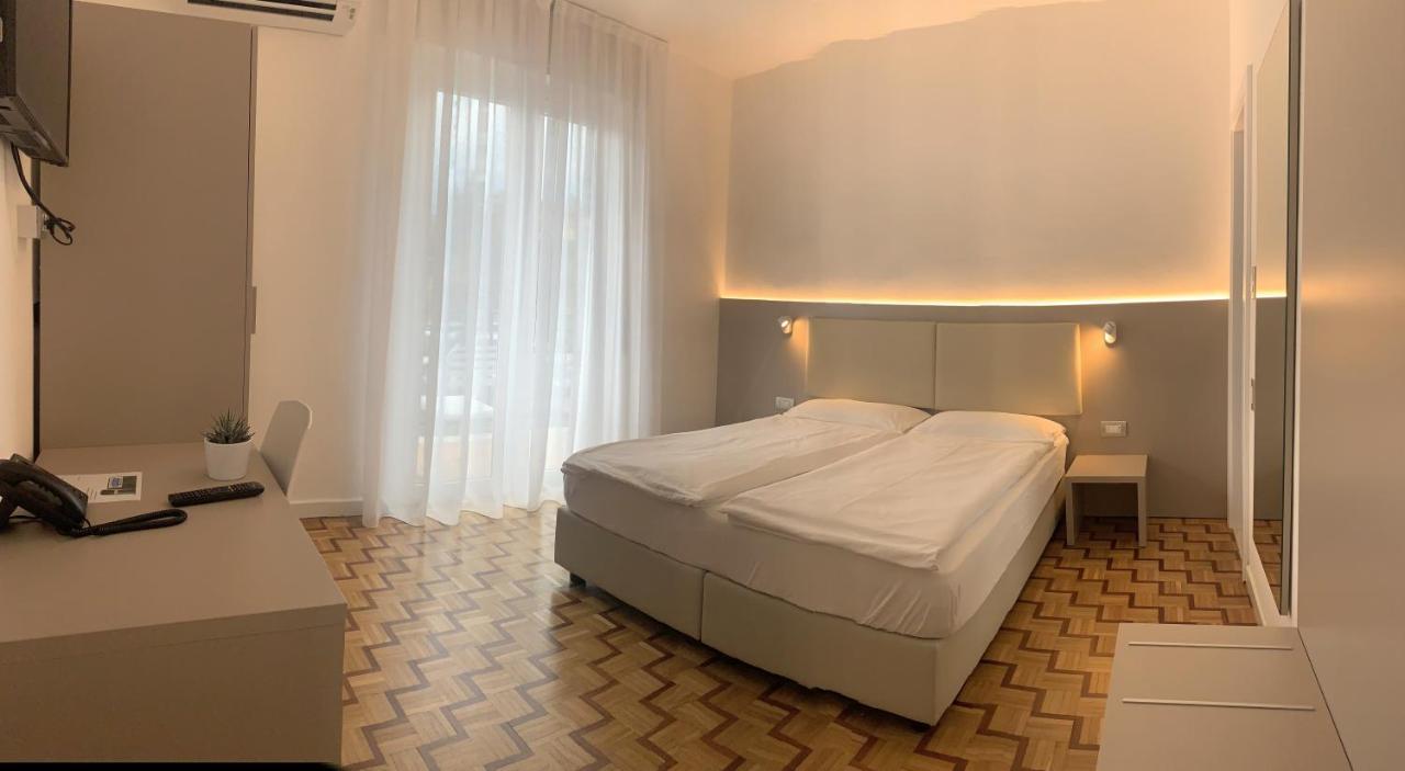 Albergo Garni Francesco Torbole Sul Garda Zewnętrze zdjęcie