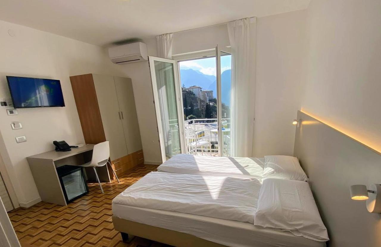 Albergo Garni Francesco Torbole Sul Garda Zewnętrze zdjęcie