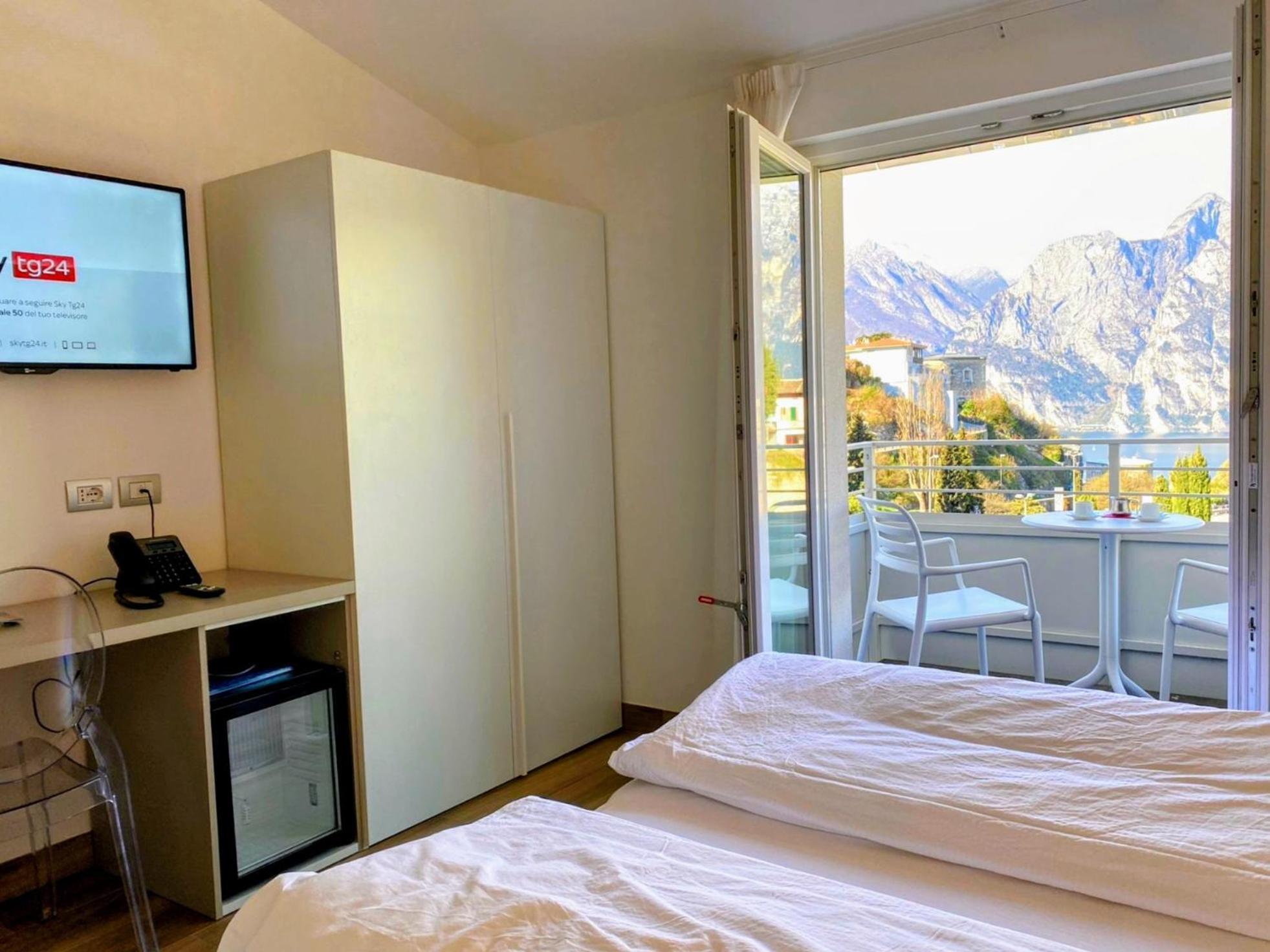 Albergo Garni Francesco Torbole Sul Garda Zewnętrze zdjęcie