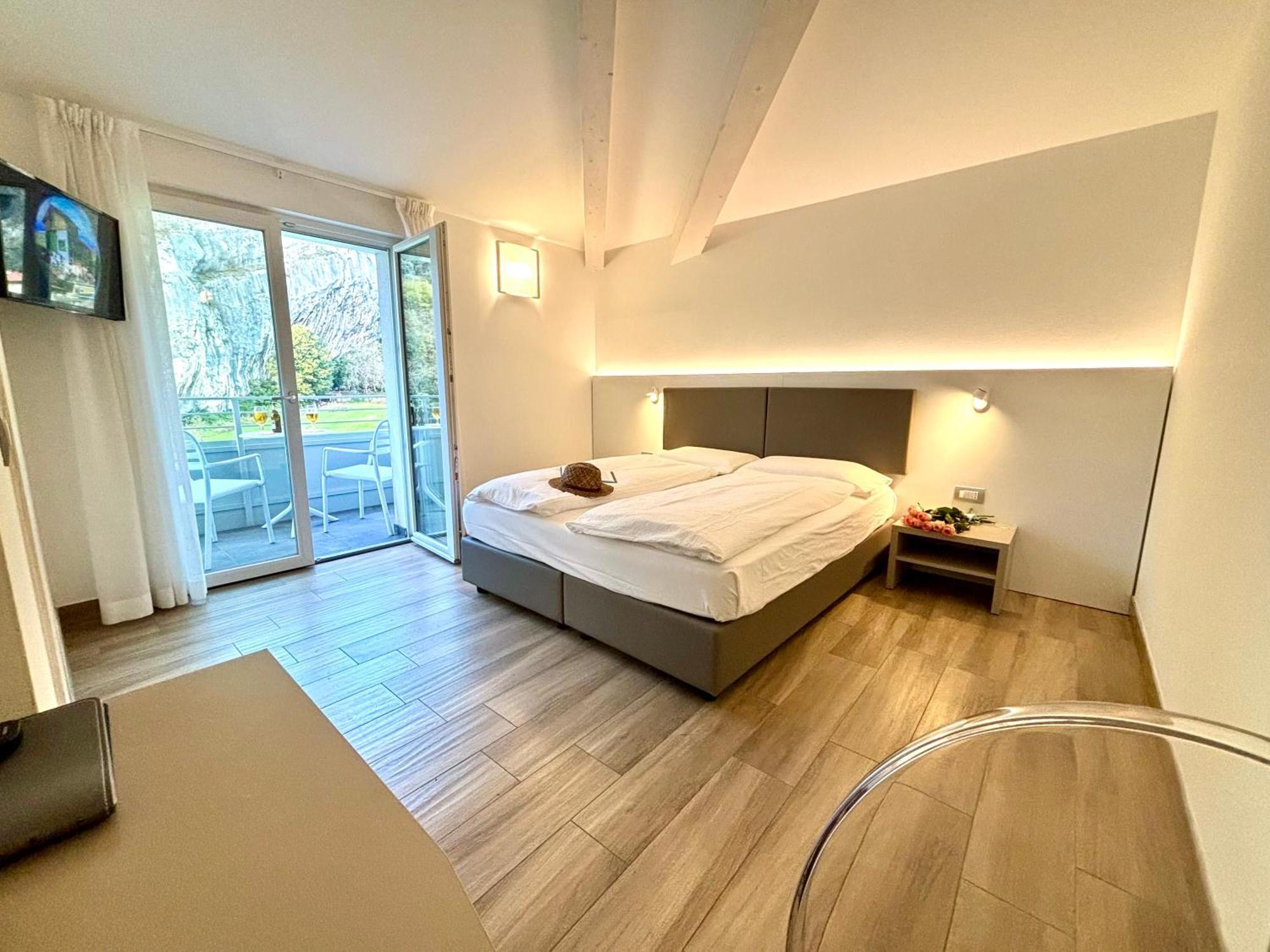 Albergo Garni Francesco Torbole Sul Garda Zewnętrze zdjęcie
