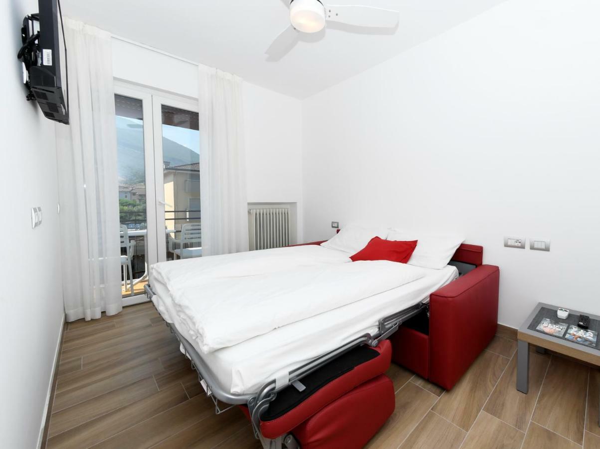 Albergo Garni Francesco Torbole Sul Garda Zewnętrze zdjęcie