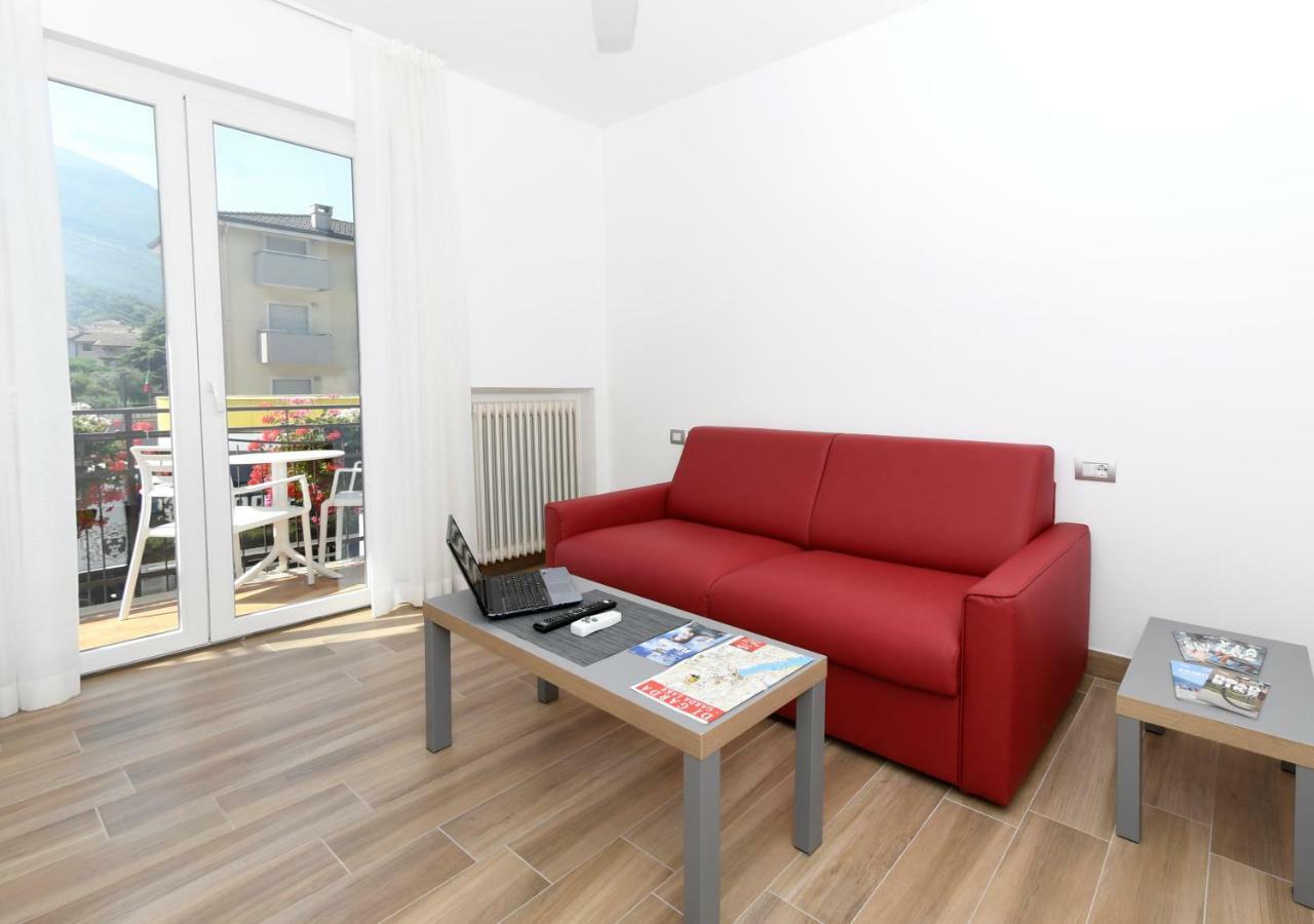 Albergo Garni Francesco Torbole Sul Garda Zewnętrze zdjęcie